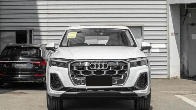 售价63.68万元，2025款奥迪Q7新车型上市，搭载2.0T+8AT