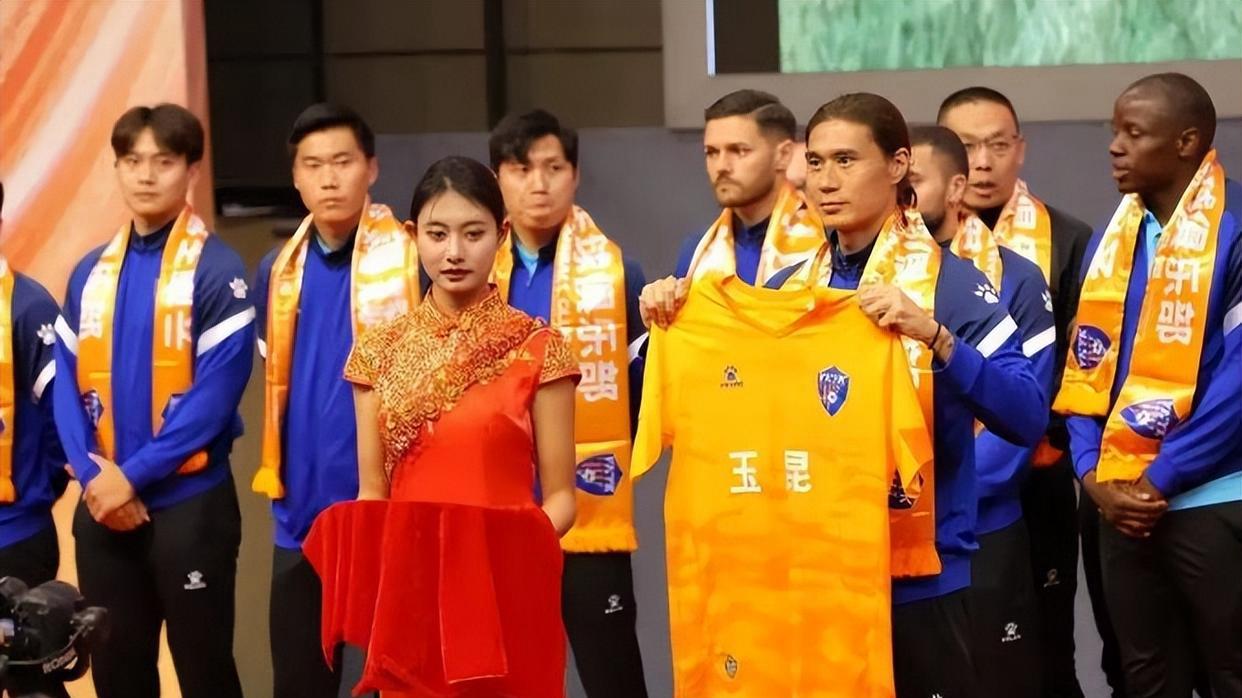 侯永永世界波助国足取得2比0胜利，伊万带队拿到首场主场胜利