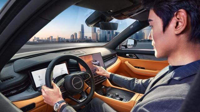 拒绝将就的成年人选择，领克09EM-P大五座上市即呈满分答卷