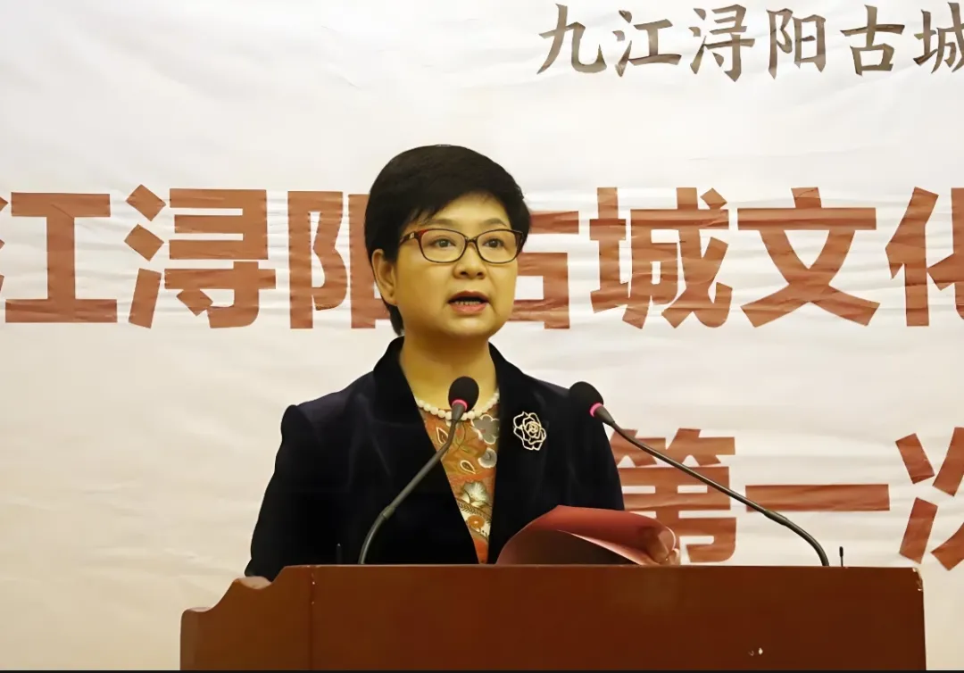 女厅官戴晓慧：捞钱没有底线，违反党的五大纪律，生活奢靡，酷爱享受