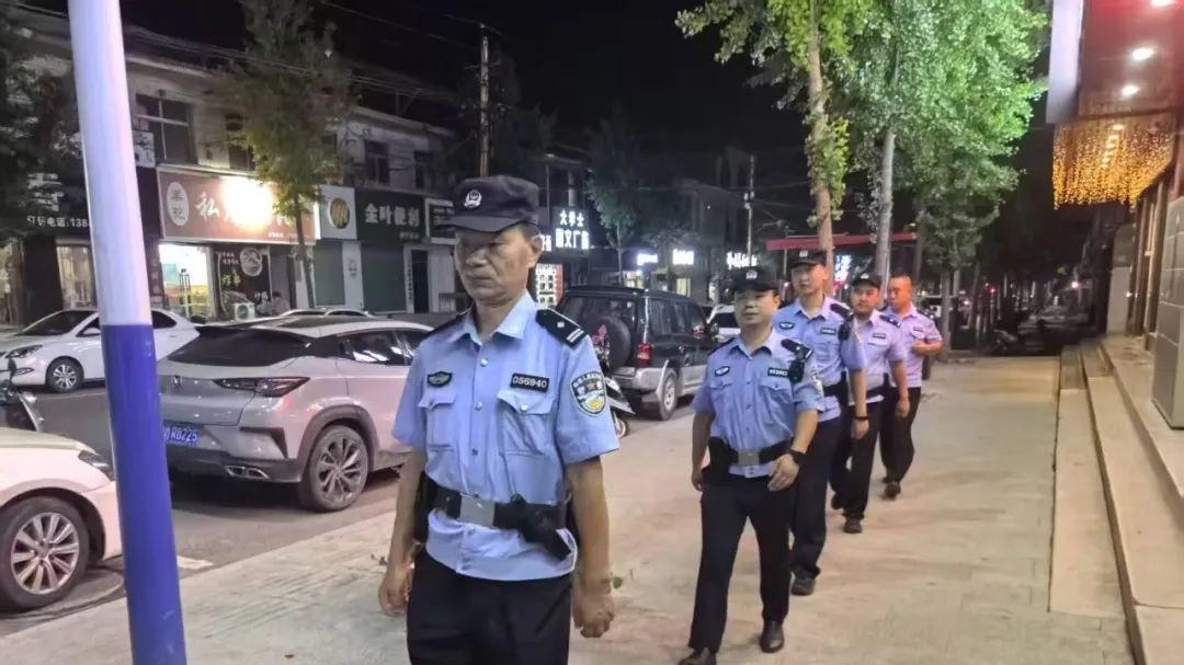 三省交界的夏夜守护：当"警察蓝"点亮烟火人间