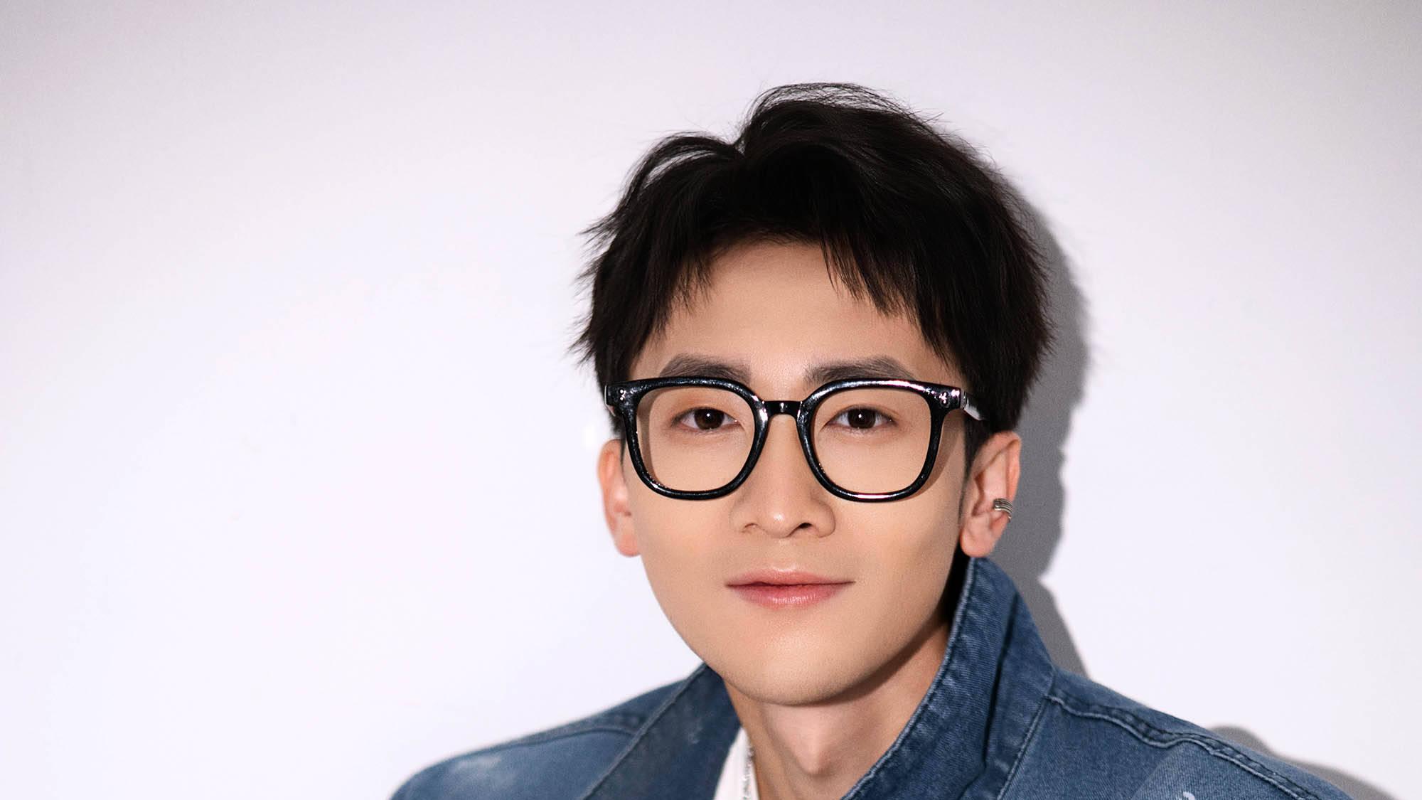 单星皓，一位在演艺界崭露头角，备受瞩目的新星，正以其独特的魅力和出色的才华，在娱乐圈掀起一股热潮！