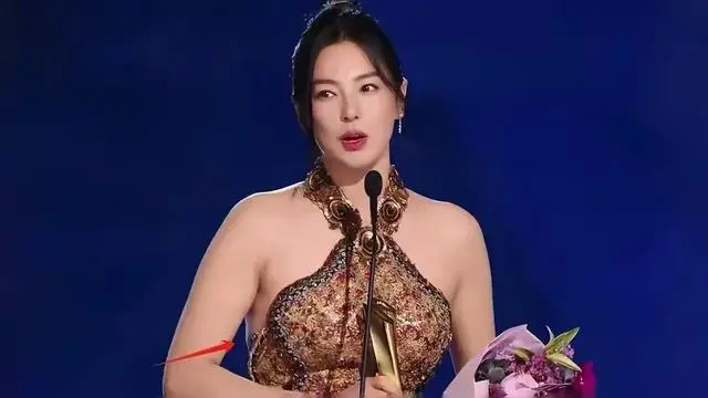 娱乐圈最丰满的6位女星，美的各有千秋，她们的身材也太犯规了，肉感女神杀疯了！她们正把“白幼瘦”审美撕