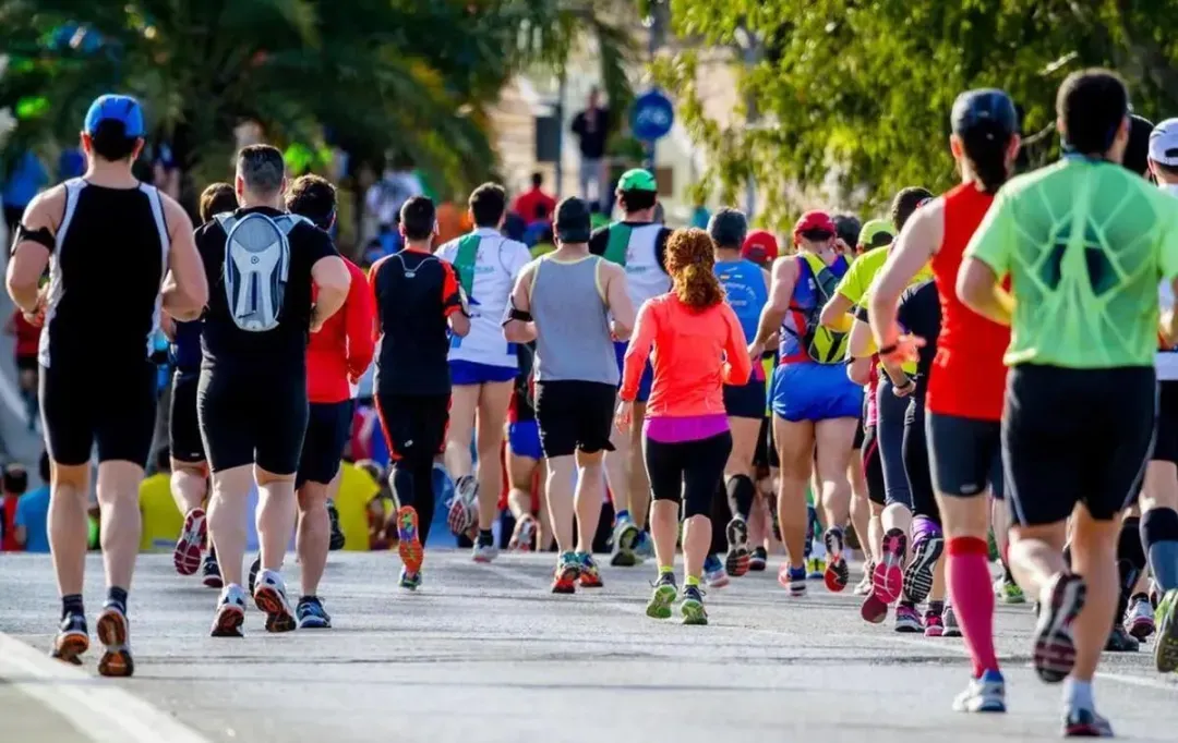马拉松：有钱人的狂欢，没钱人的奢望？