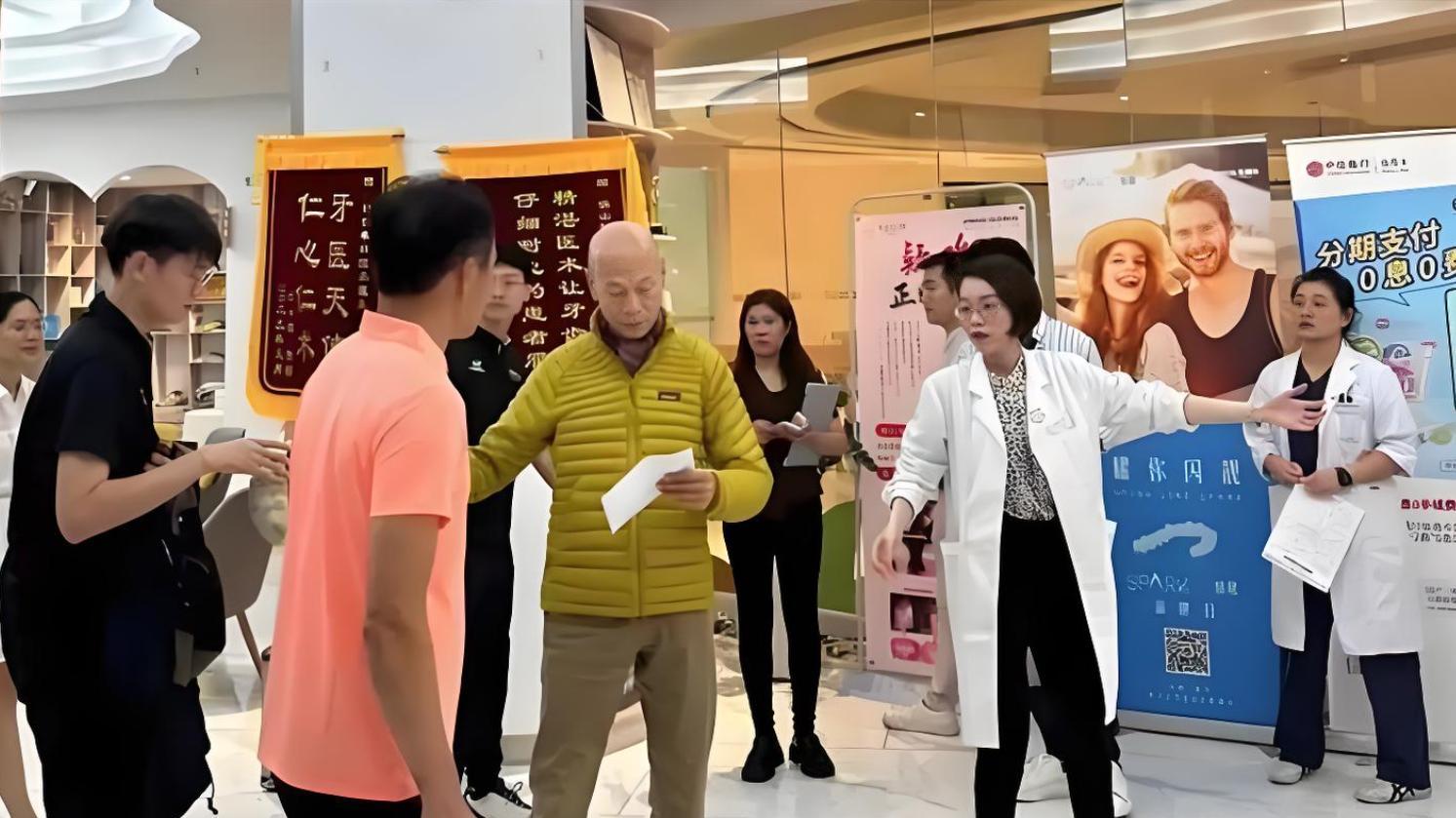 78岁罗家英自曝"活够本"，每月3万天价药续命，存款花不完！