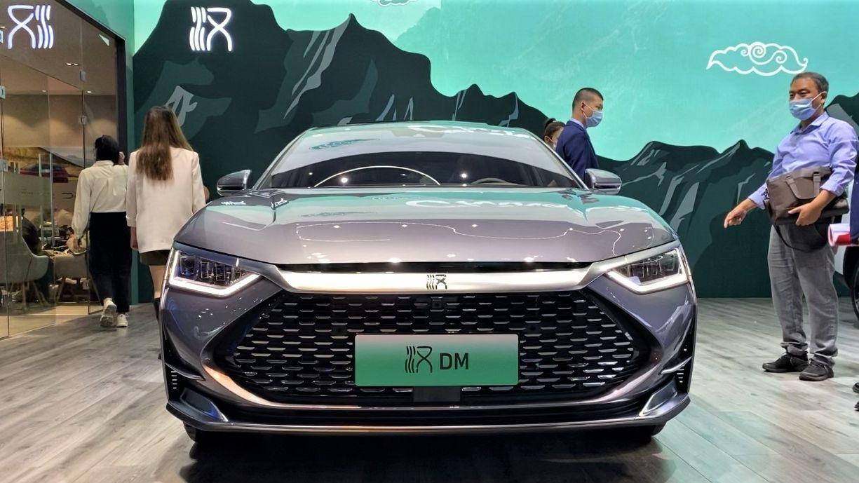 新能源渗透率破55%，比亚迪62%最新销量目标达成率凸显行业韧性