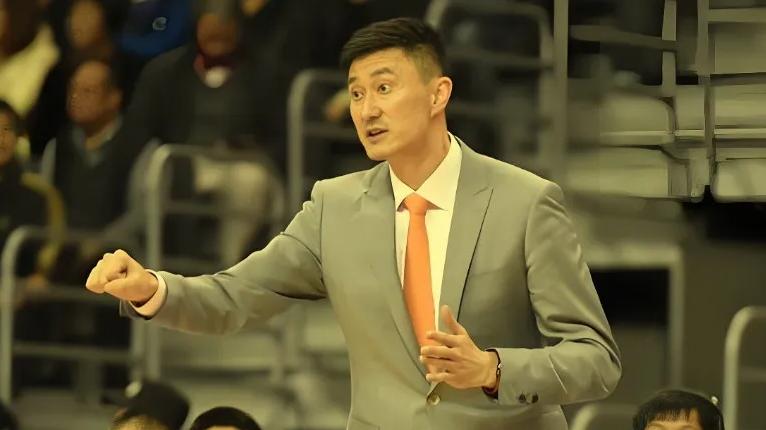 看点十足！杜锋全力阻击同曦拉周鹏一把，哈雷尔恩怨局丁伟压力山大