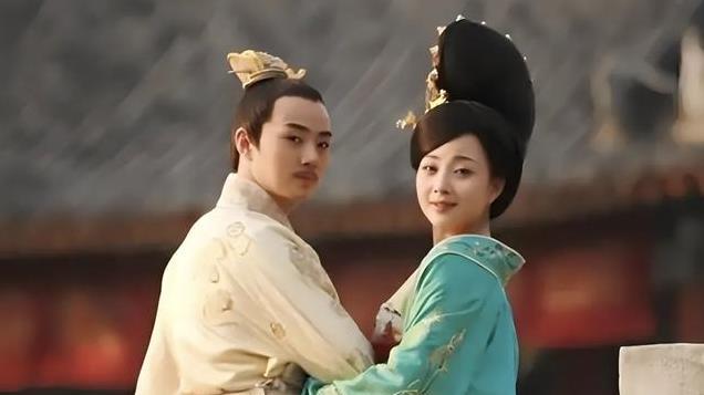 狄仁杰死后，家人在遗物中发现8个大字，暴露他和武则天关系