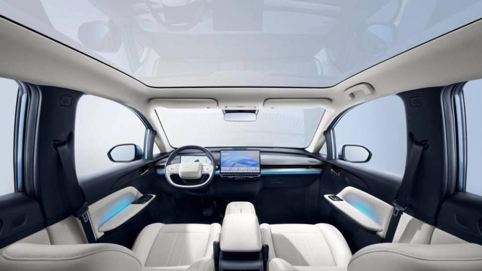 ?智能百变大SUV，座椅放平能当床，从近15万一口价降到9万多，却卖不动