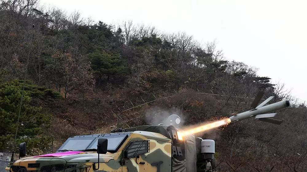 闯大祸！以色列F-35轰炸土系武装，雷达无视北约红线锁定北约F-16
