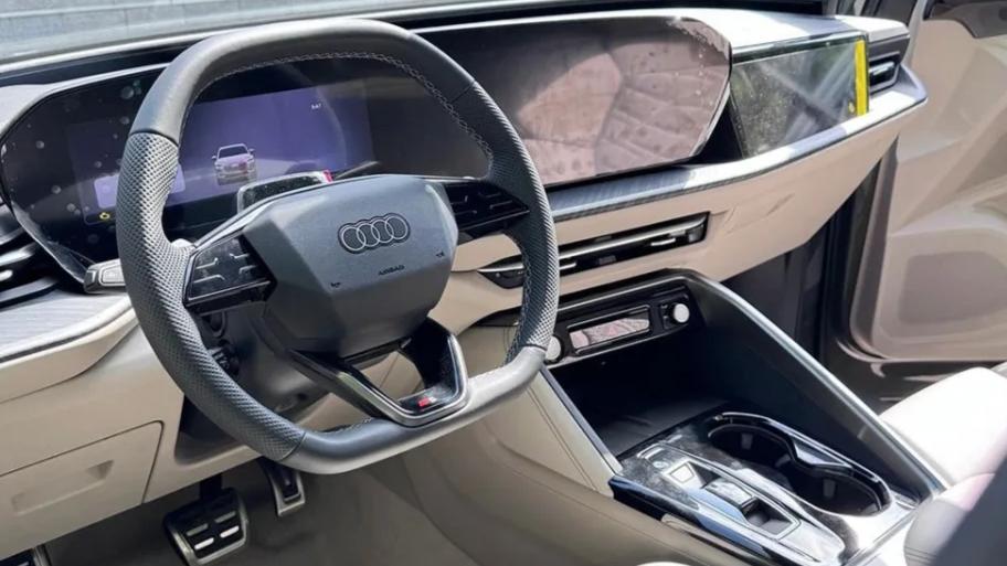 全新奥迪Q5L来了，长得“极致性能”，增强动力与底盘！