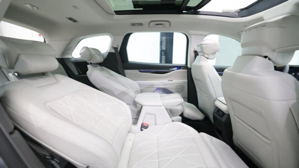 大七座SUV如何选？26款锐界L升级，配置大增！汉兰达真坐不住了