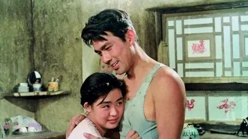 《牧马人》：兰苑未空，行人已老，归来事事堪嗟。