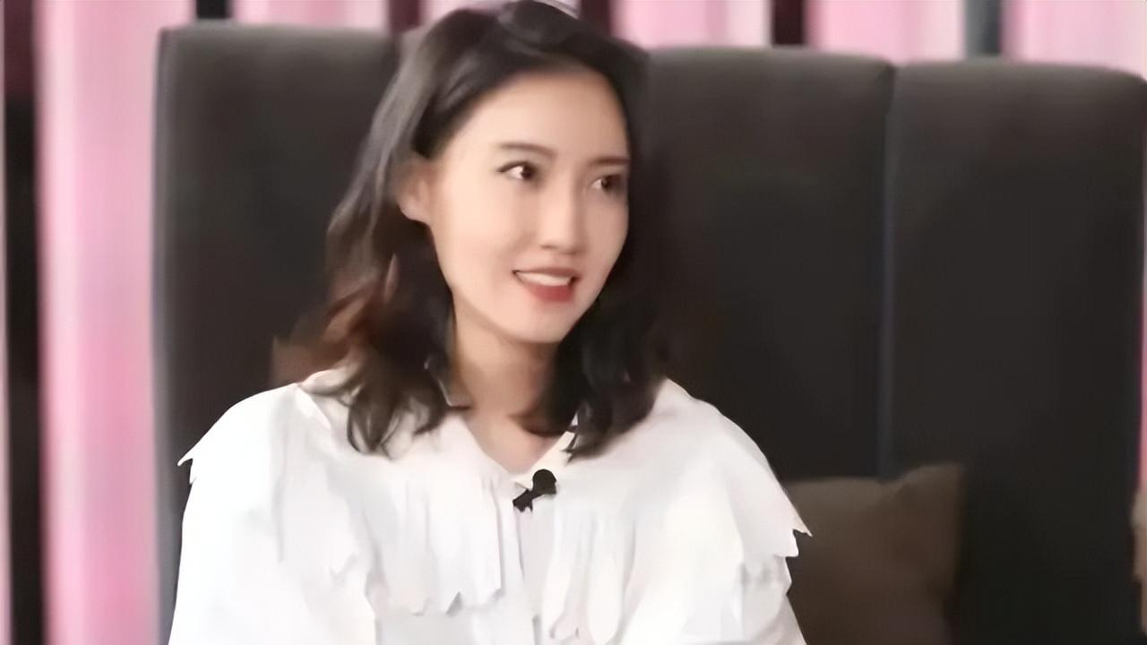 高露隐婚生一双儿女，和15岁女儿同框像姐妹，如今共演《六姊妹》