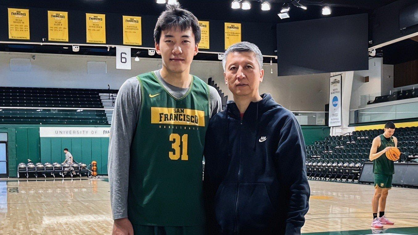 苦口婆心，郭士强叮嘱王俊杰要自律，难怪目前中国男篮凝聚力超强