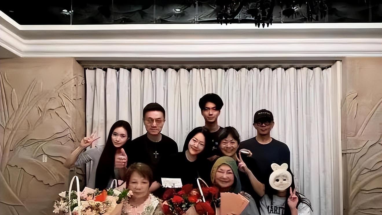 S妈深夜回怼小S：我70多岁了，半夜三更能做什么，就是哭吗？