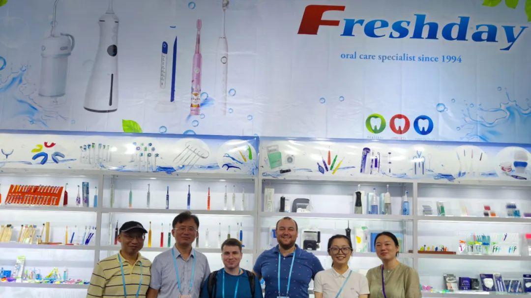 展会上被忽视，一年后被指定为海外超市供应商，我们做对了什么？