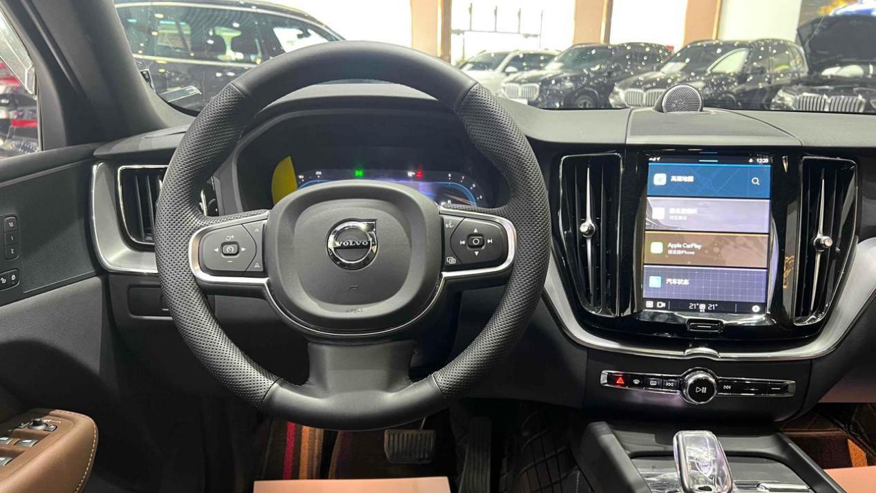 准新沃尔沃XC60B5四驱，豪华质感，宜商宜家之选！