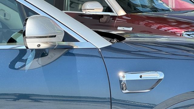 新款问界M9正式上市，售价46.98万起，智驾配置与动力系统全面升级