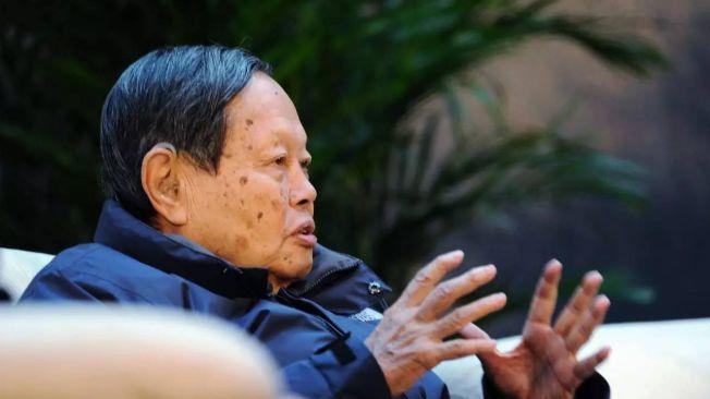 100年前爱因斯坦不仅预言黑洞，也预言了中国，如今都已成为现实