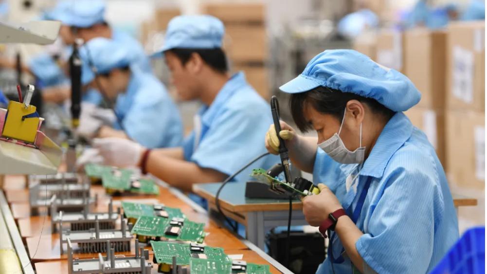 临近过年，许多工友都辞职了，我给大家算了笔账