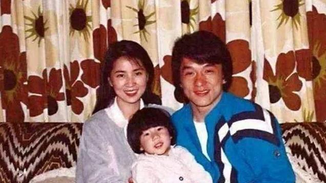 事实证明，43岁就“销声匿迹”的房祖名，让成龙的努力白费了