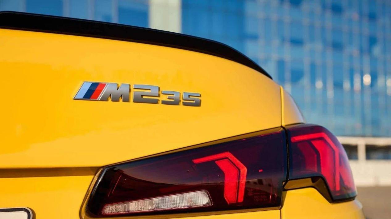 速度黄车漆，和宝马M235 Gran Coupe配吗？