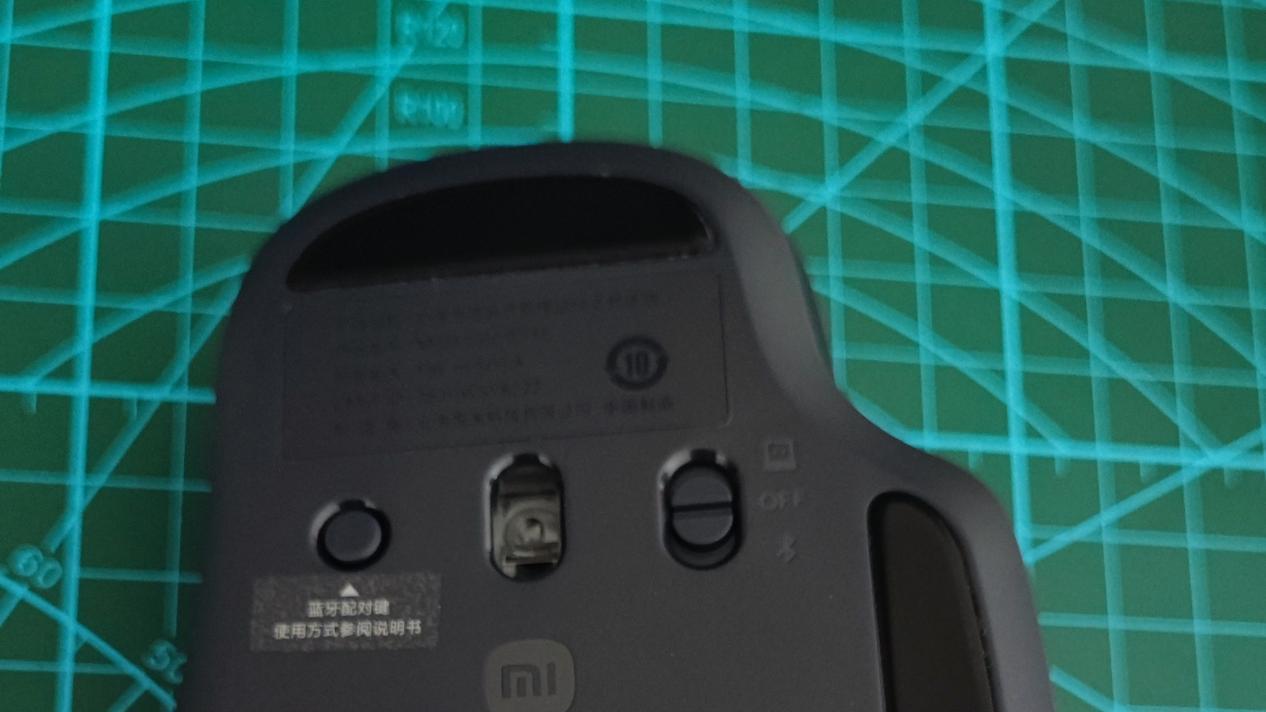 抢先体验——⼩⽶⽆线蓝⽛双模⿏标 2 舒适版