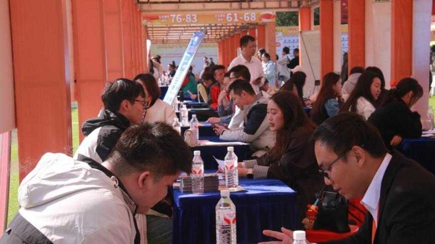 提供6600+岗位！175家单位，直奔长江大学“抢人”！