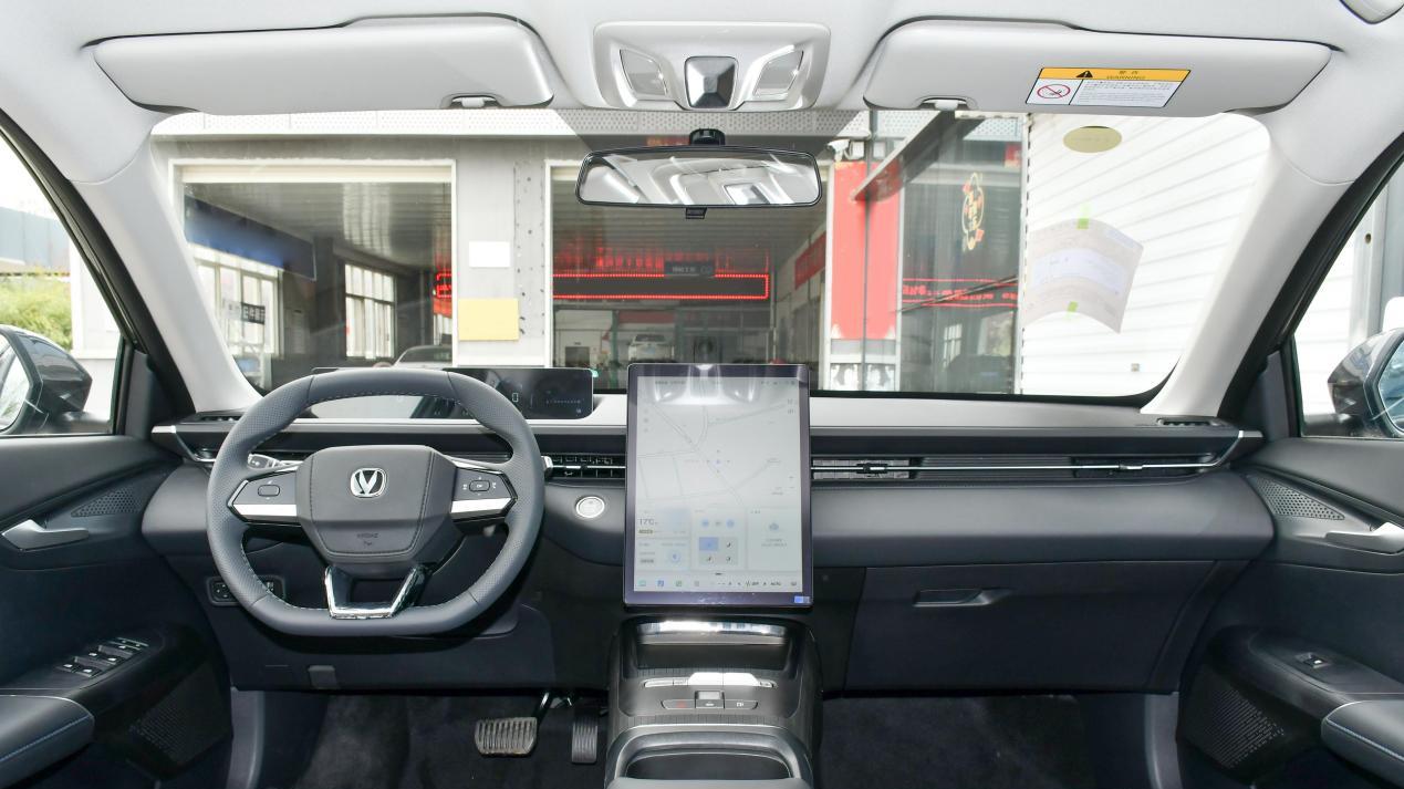 惠后5.69万，带L2 级辅助驾驶+6气囊，油耗0.96L，这款家轿挺实惠