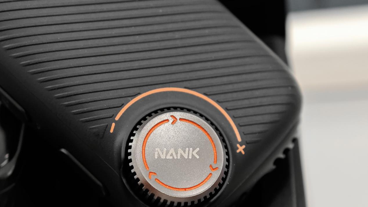 南卡QMic领夹麦克风体验：收音稳定、人声自然，功能设计有细节