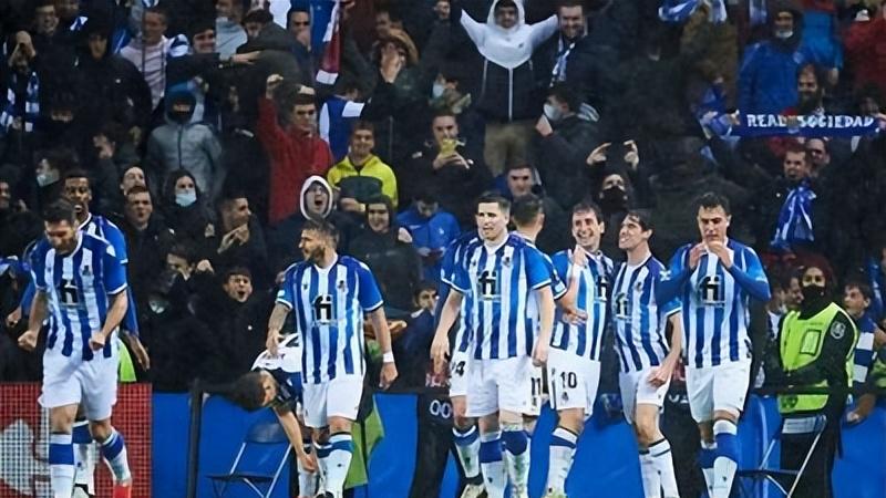 12/6周六2串1精选赛事分析：斯图加特近期状态尚可，拜仁攻防俱佳。