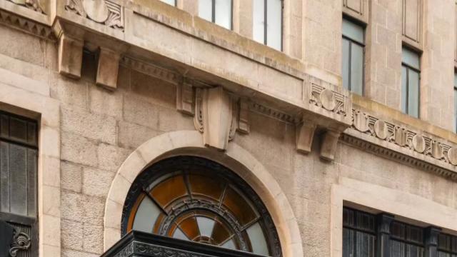 领克10EM-P这次，是不打价格战，直接打标准线了。