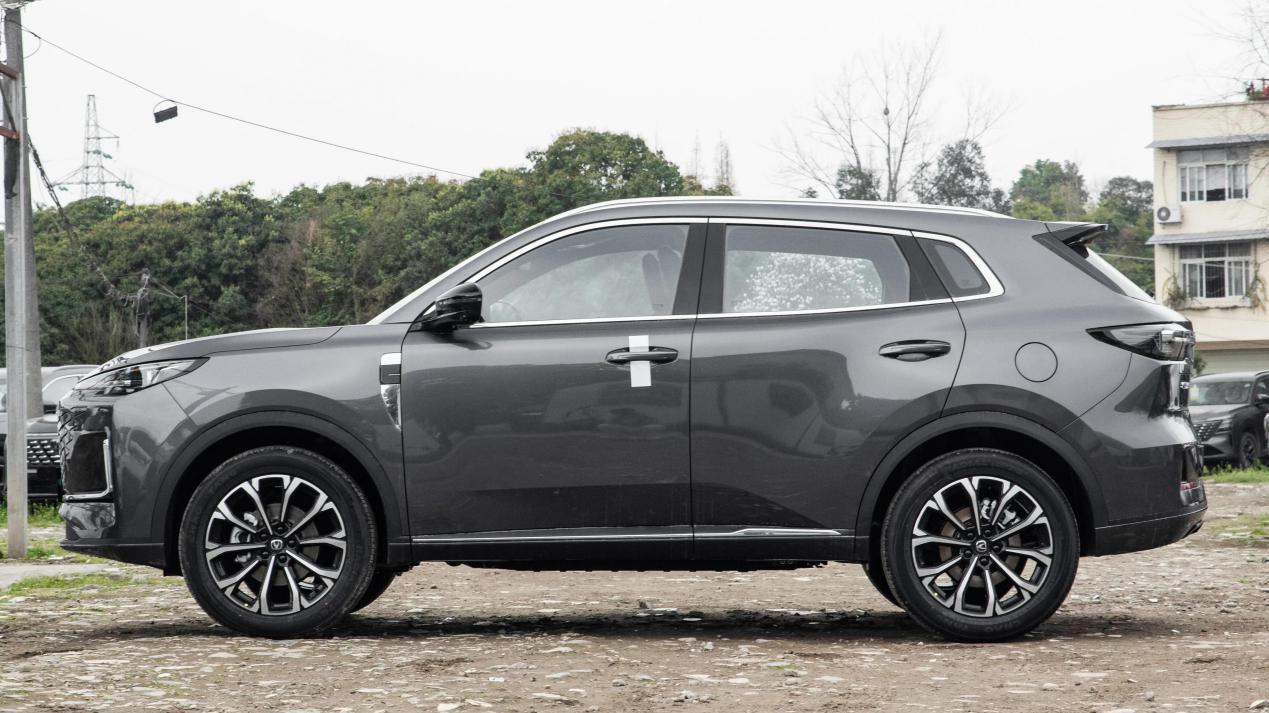 老牌长安新作，CS55PLUS PHEV可增程、可插混，一车两用，超值