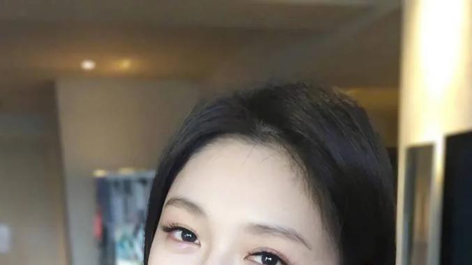 小S女儿反对母亲土葬



大S女儿为母亲身后事，家族内部掀起波澜！这究竟是怎么