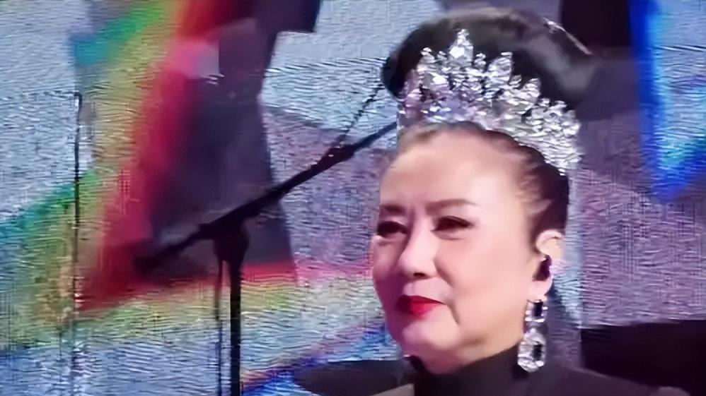 78岁汪明荃上海开唱遭质疑，票价超周杰伦