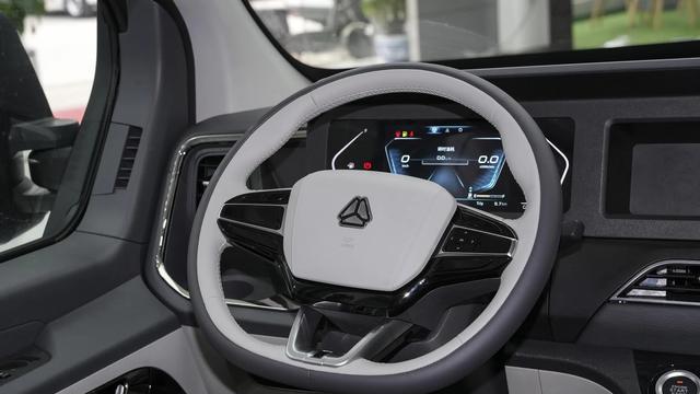 新车｜售价14.48万元起，福特全顺新对手，重汽先锋官VPRO版上市