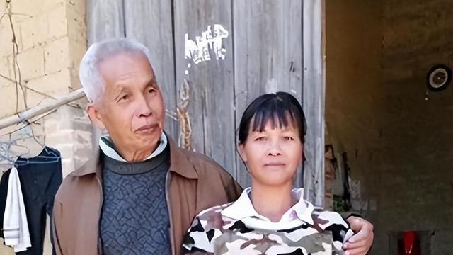 19岁少女远嫁49岁老头，21年内生下15个孩子，2022年政府介入调查