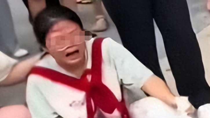 老人被诬告为“色狼”，监控曝光后真相大白，网友怒斥其行为
