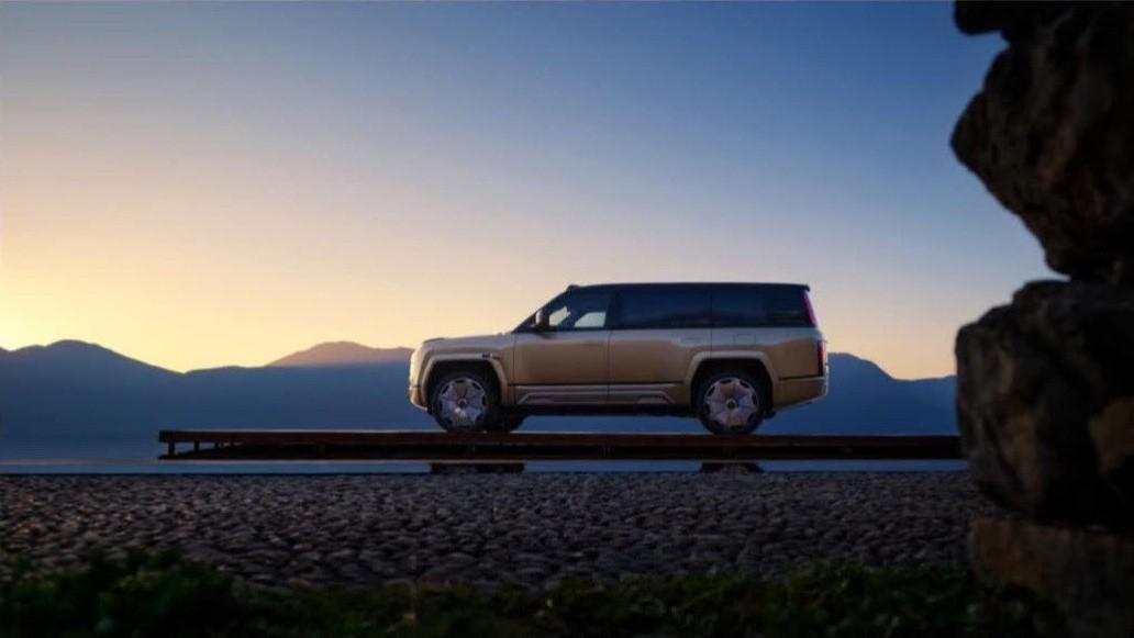 仰望U8L鼎世版预售130万元定义全尺寸行政豪华SUV全新高度