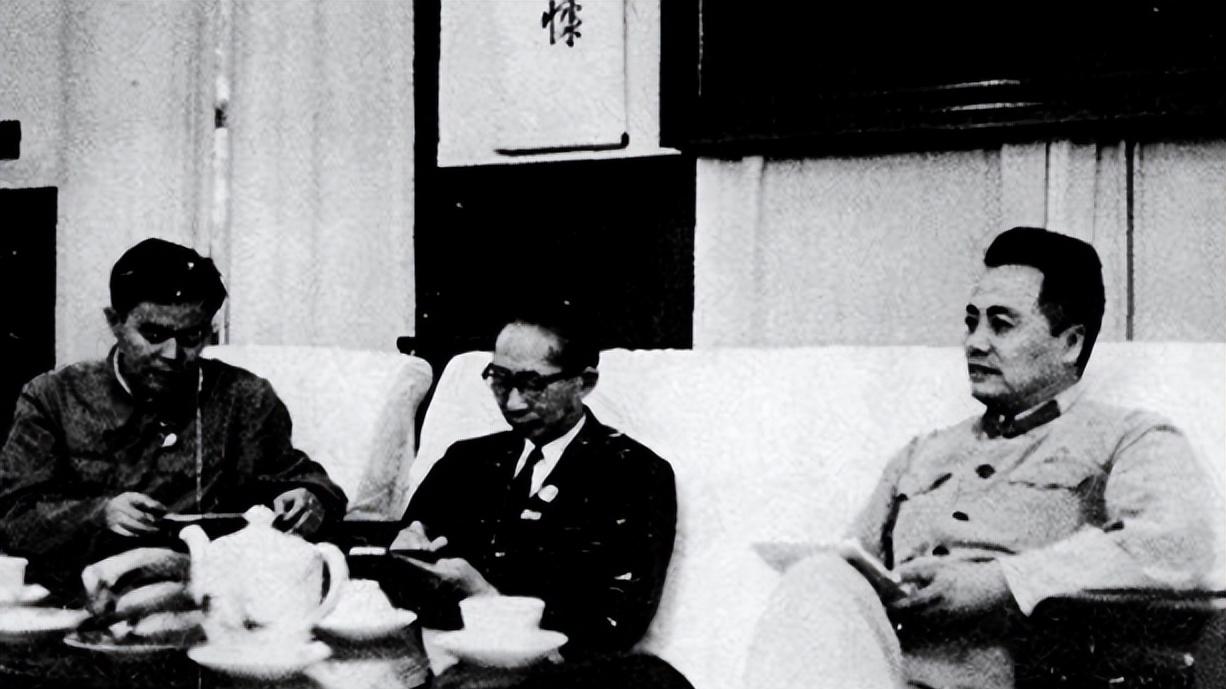 新中国首位大校副总长，1971年后被审7年半，终以大军区副职离休