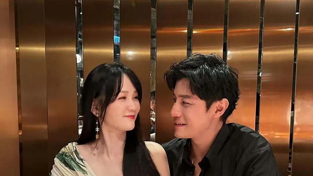 相差9岁的爱情保鲜秘诀？陈乔恩为艾伦庆生从眼神到互动的真实流露