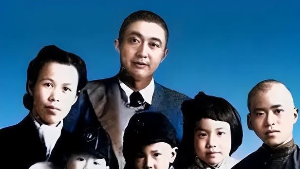 她才是民国大女主：丈夫战死缅甸，拿血汗钱做一件事改变三代人