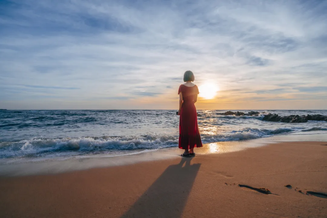 一个女人真正的强大，是允许任何人离开