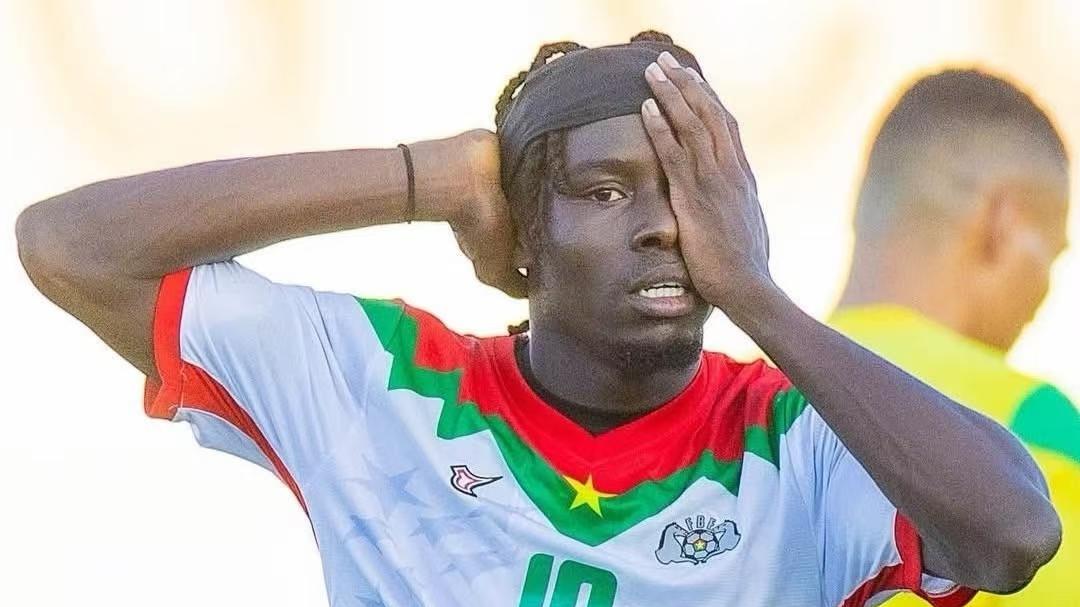 泪目！单眼战士米努古补时绝杀！失明后涅槃重生，非洲杯书写励志传奇