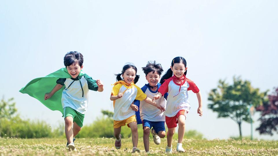 藏在日常里的自信魔法：用表扬与庆祝点亮宝宝的成长星光