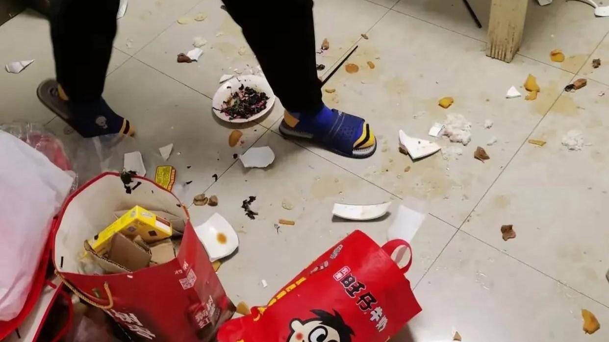 14岁男孩家里横外面怂？母亲崩溃记录，叛逆背后的求助