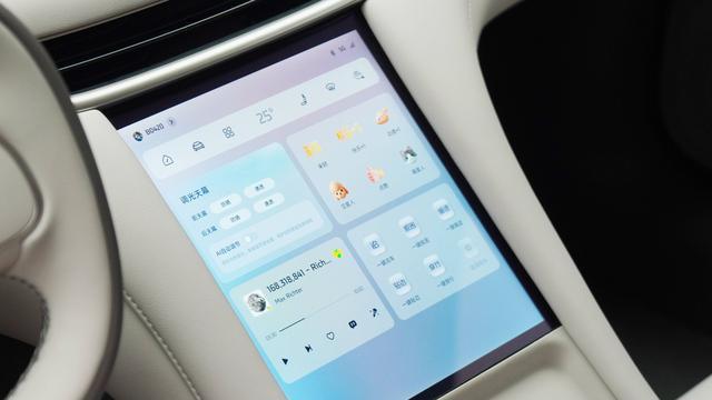 智己 L6 开启预售，21.99 万元起就有 「AI Agent」 和四轮转向