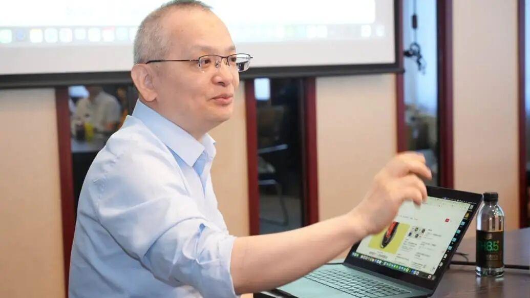 DoNews创始人刘韧：从新闻剪报谈媒体人如何拥抱AI时代