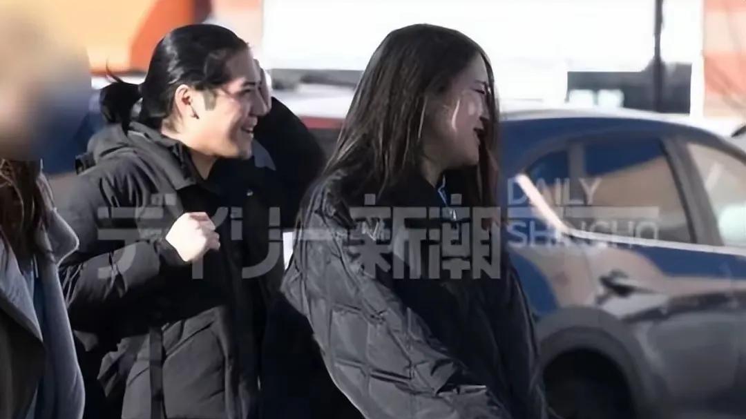 真子公主疑怀孕！身材浮肿满脸幸福，被博物馆辞退后靠小室圭养家